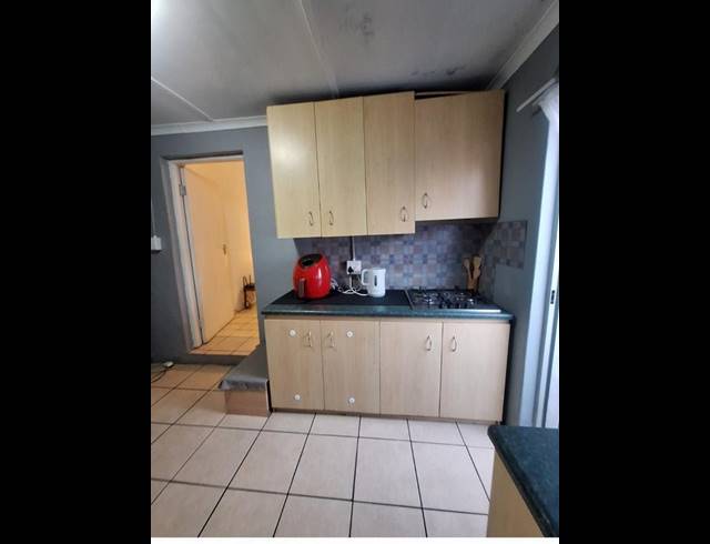 1 BEDROOM PROPERTY TO RENT IN GOODWOOD CENTRAL